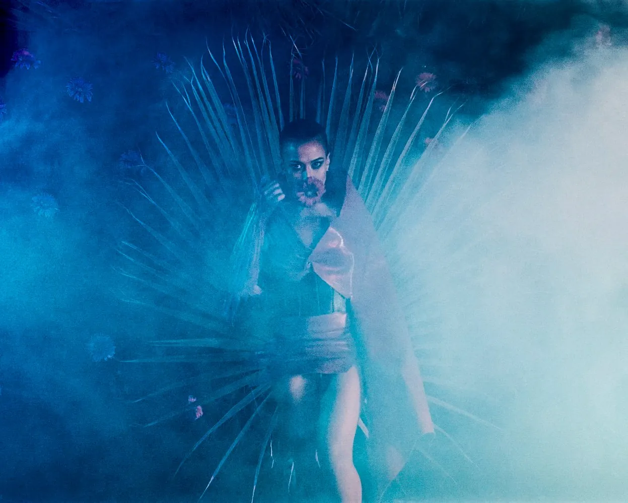 yuniVERSE — back2me - yuniVERSE · frame 08 · Lloyd Galbraith